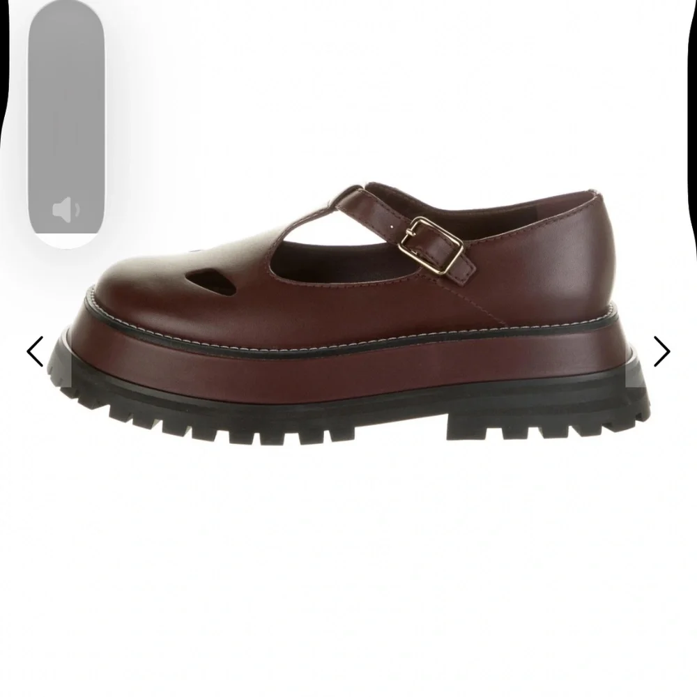 Burberry Leather Platform - Picture 5 of 5
